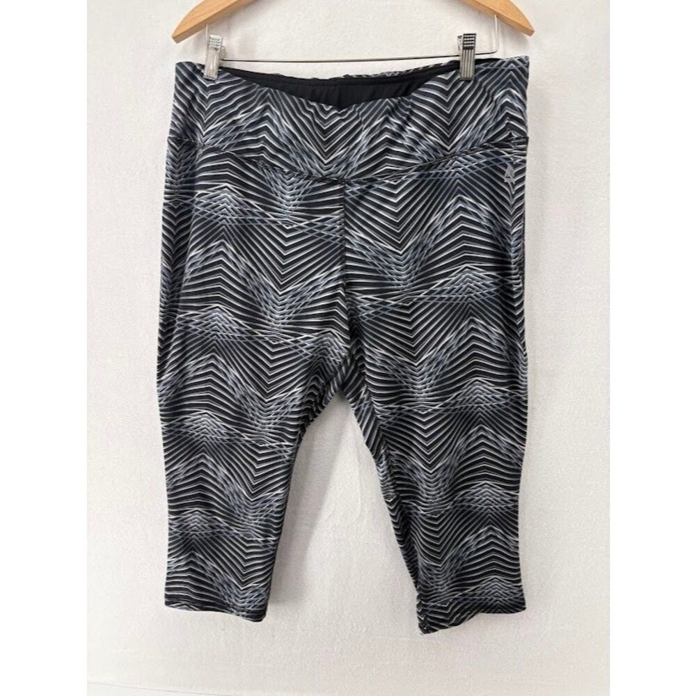 Women's Plus Size‎ 2X Capri Leggings Gray/Black Pattern